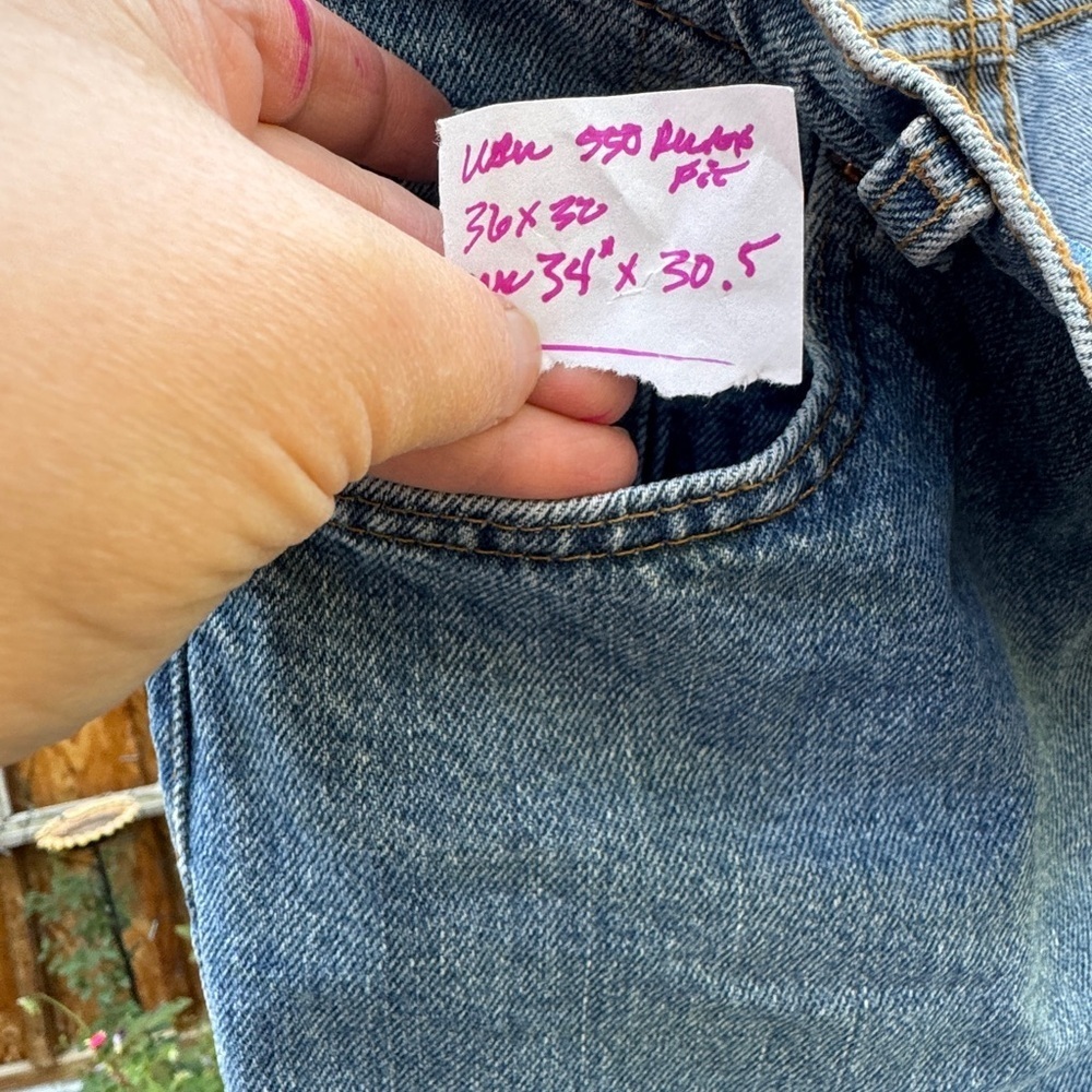 Levi’s 550 SEE PICS for Condition- label 36” x 30” actual is 34”x30.5”